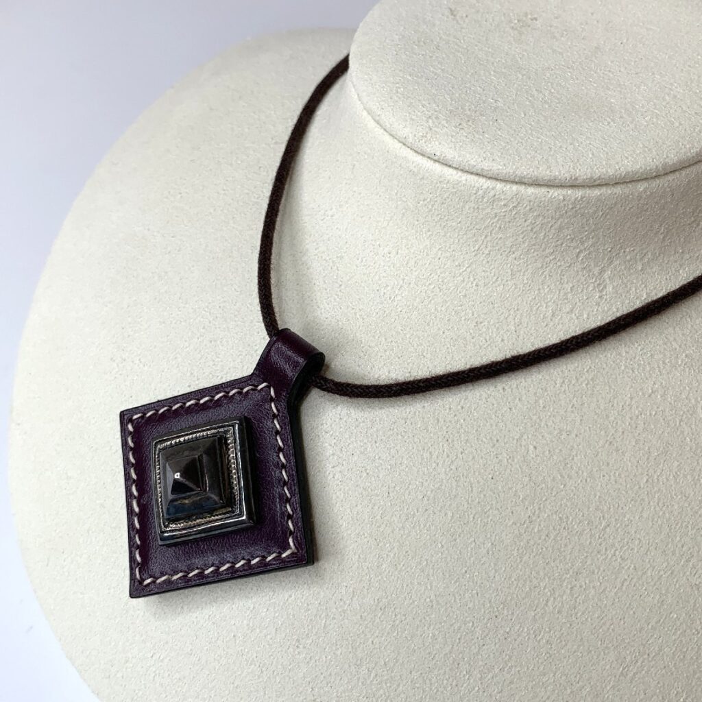 エルメス トゥアレグ レザー ネックレス ペンダント アクセサリー □F刻印 HERMES